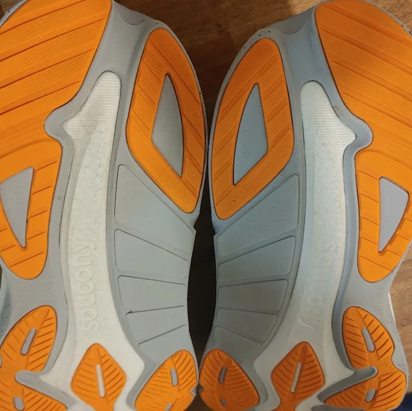 Saucony Hurricane 24 Men's Size 12.5 Like New Condition - Picture 15 of 16